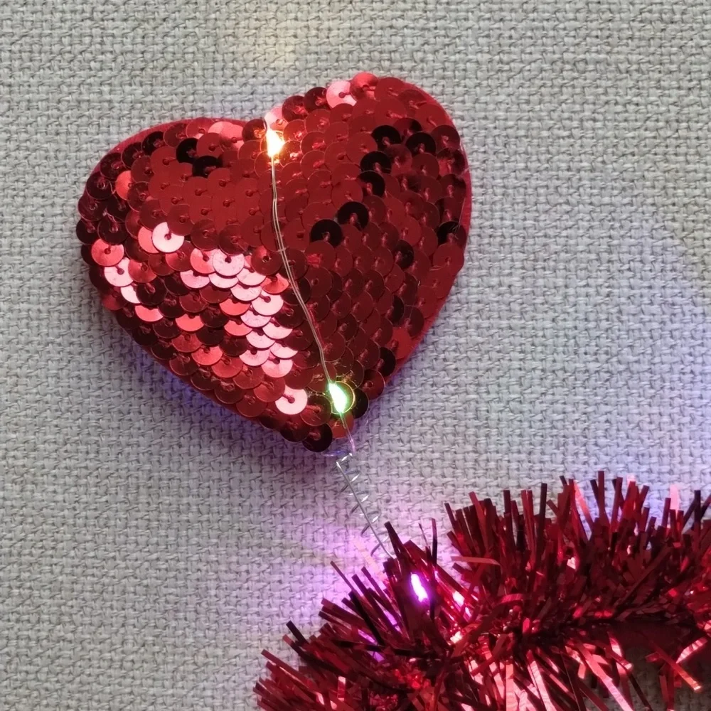 Valentine Light up Headbands with sequence Hearts 2in pack Red